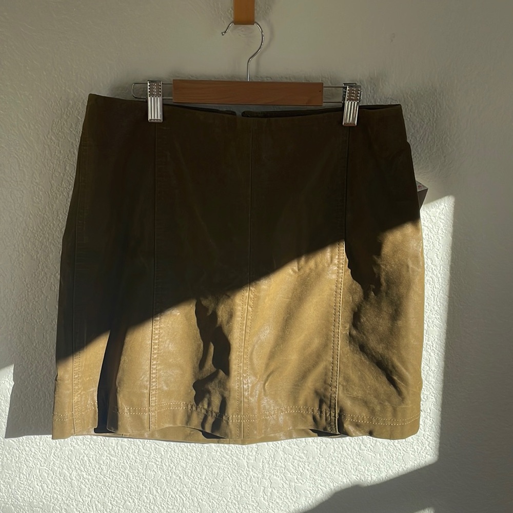 —————— SOLD —————-✨5 FOR $25✨ NWT Free People olive green leather skirt